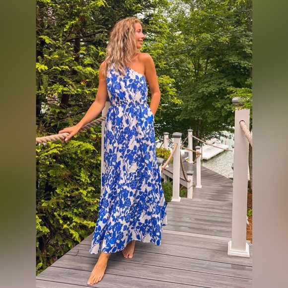 Tuckernuck Dresses & Skirts - Tuckernuck Hyacinth House Blue and White Floral One Shoulder Dress